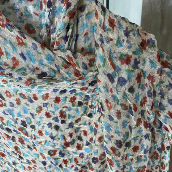 Lovely Soft Floaty Large Vintage Shawl - Picture 2 of 3